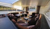 Motor yacht BLOOMS -  Salon with open Roof